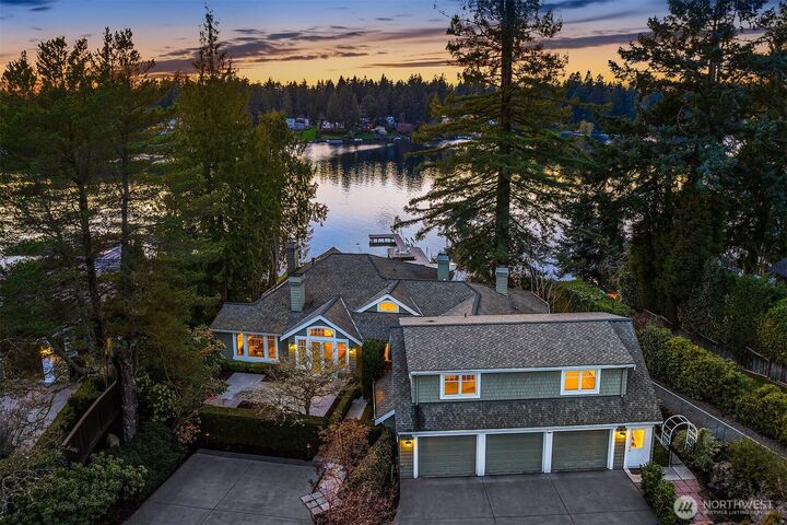 Property Photo:  8901 NE 36th Street  WA 98004 