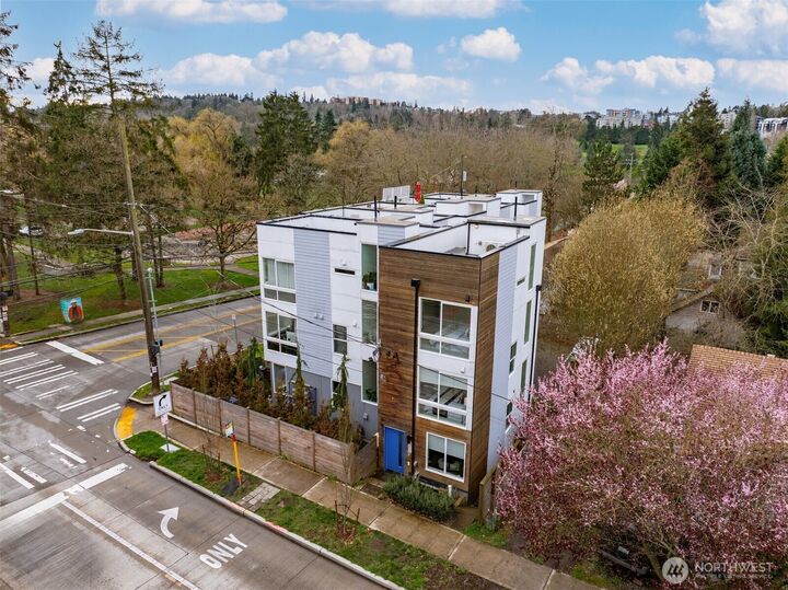 Property Photo: 4155 Delridge Way SW WA 98106