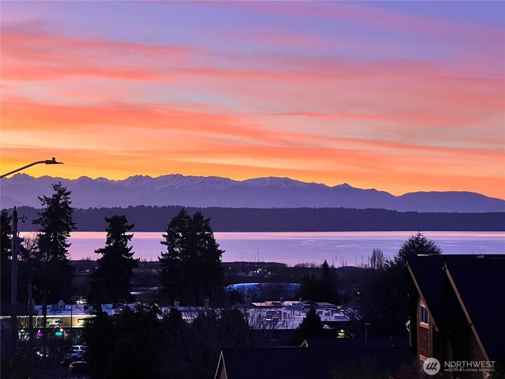 Property Photo: 556 Holly Drive WA 98020