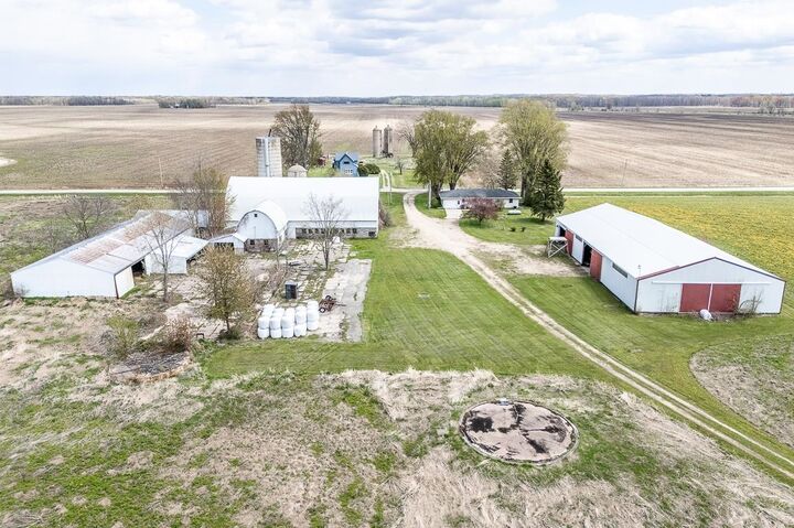 Property Photo:  N5201 Lower Road  WI 54170-9132 