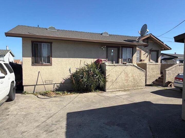 Property Photo:  615 Terrace Street  CA 93905 