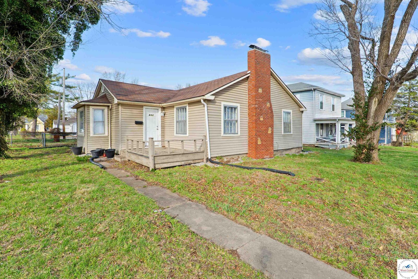 Property Photo:  803 E Broadway  MO 65301 