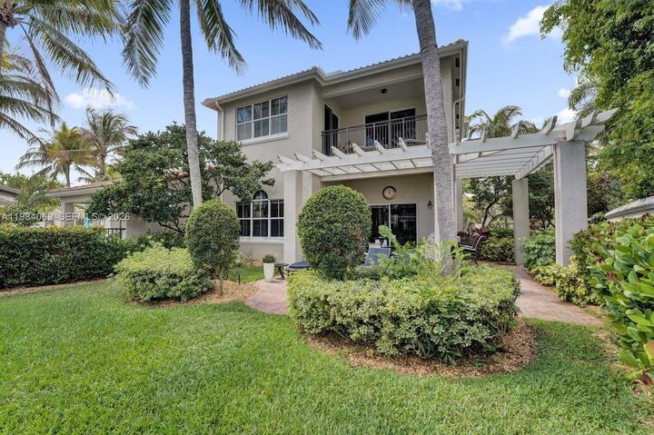 Property Photo:  899 Spinnaker Dr W  FL 33019 