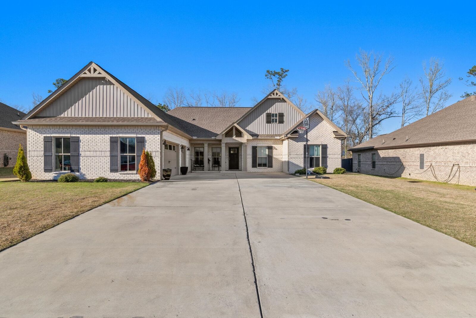 Property Photo:  1716 Meadowbrook Rd SE SE  AL 35055 