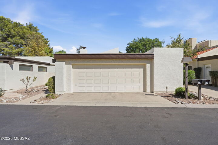 Property Photo:  2942 N Placita Nueva  AZ 85715 