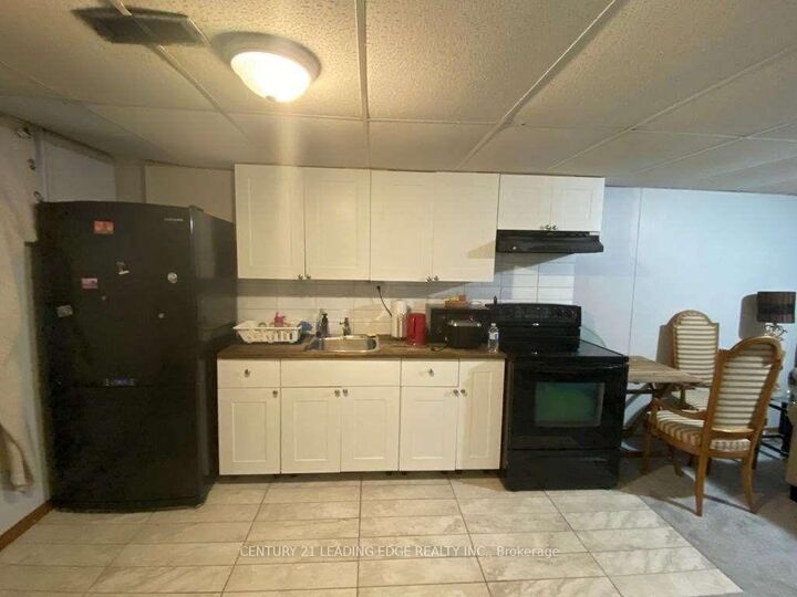 Property Photo:  4 Randane Drive Bsmt  ON M1R 4L2 