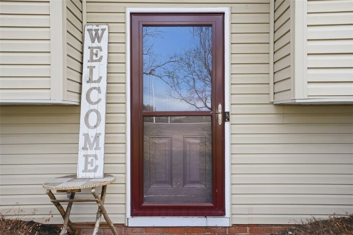 Property Photo:  129 Scottsdale Dr  PA 15108 