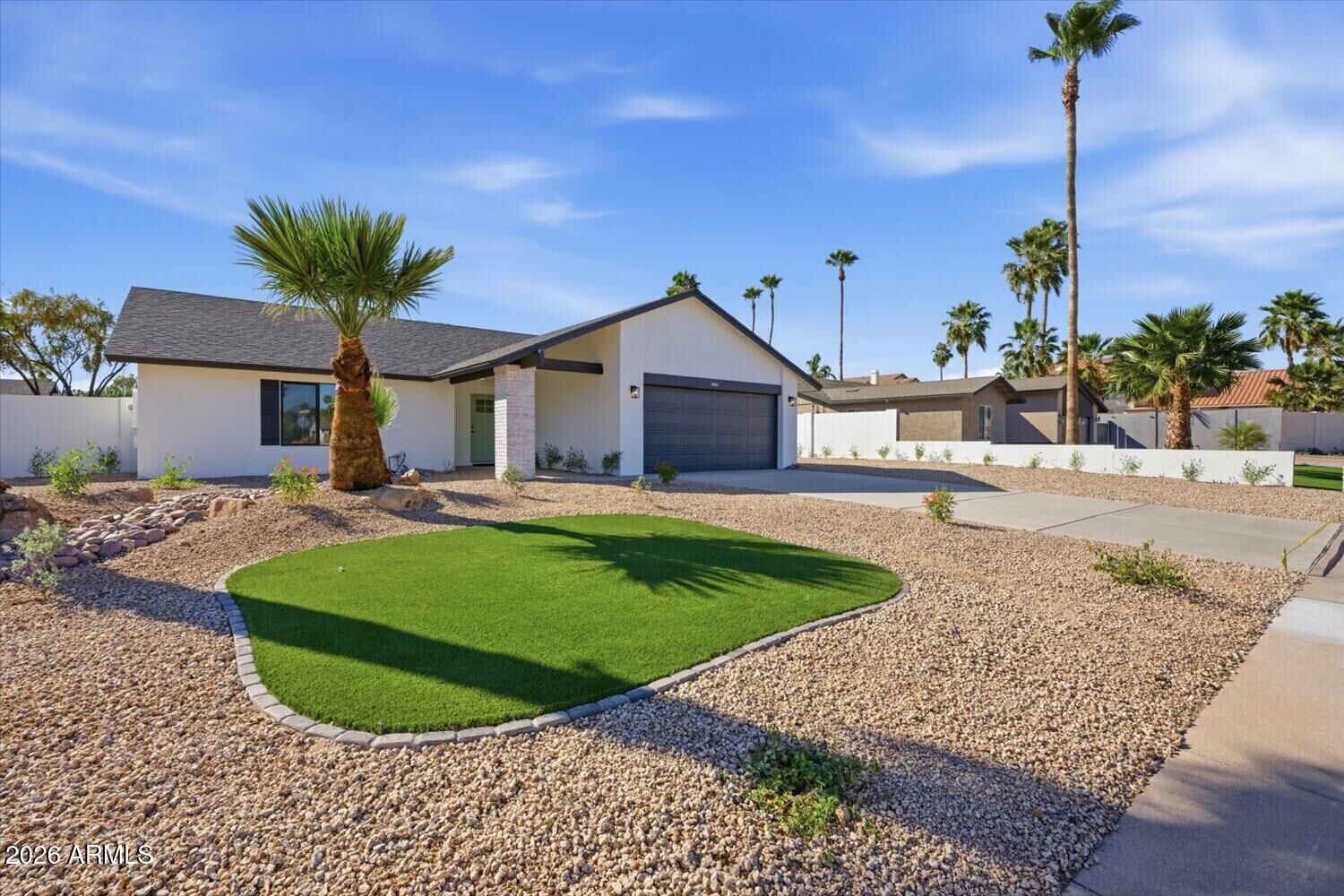 Property Photo: 15652 N 52nd Street AZ 85254