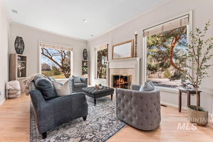 Property Photo:  1865 E Sendero Ln  ID 83712 