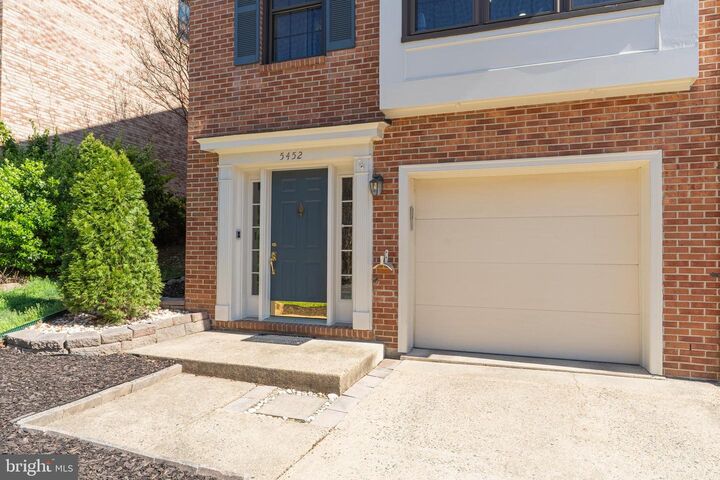 Property Photo:  5452 Barrister Place  VA 22304 