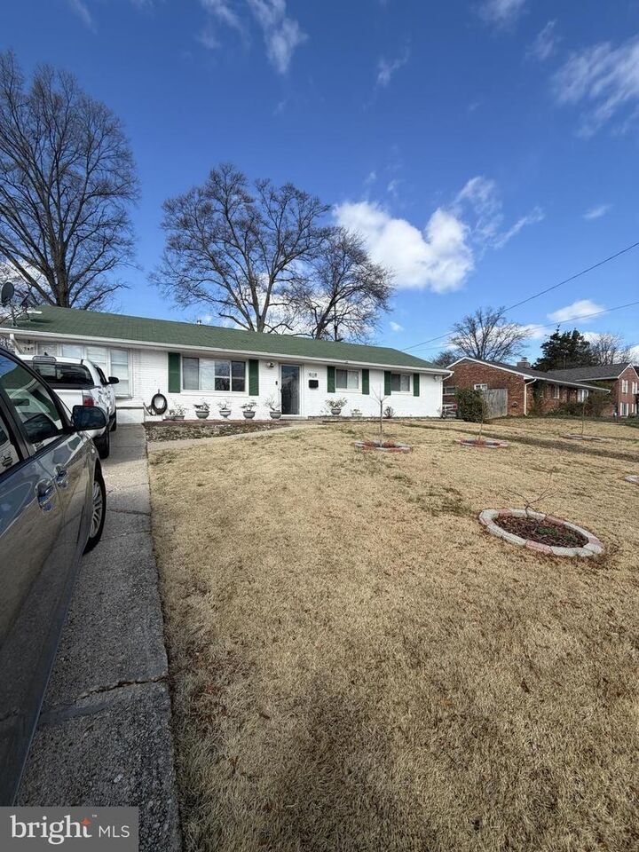Property Photo:  6118 Hibbling Avenue  VA 22150 