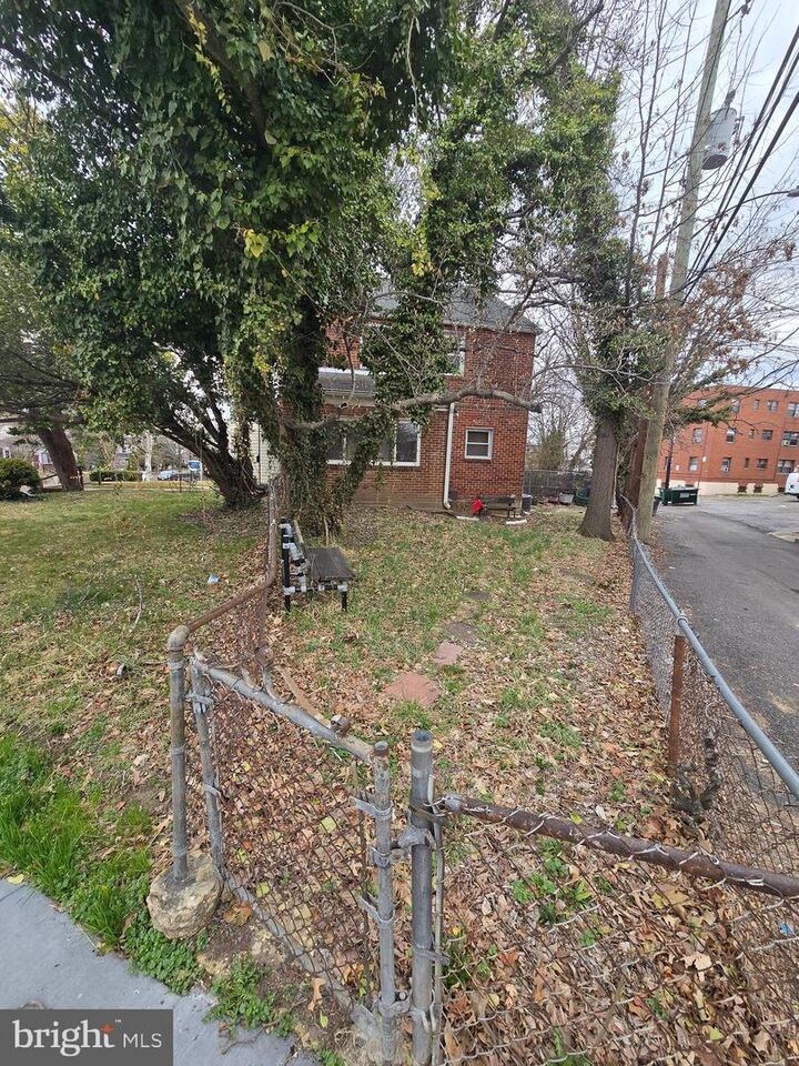 Property Photo:  201 34th Street NE  DC 20019 