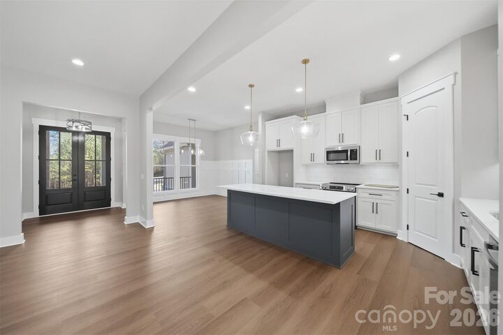 Property Photo: 6005 Kathryn Court NC 28630