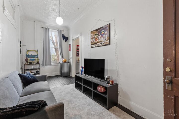 Property Photo:  2327 Stratford Avenue  OH 45219 