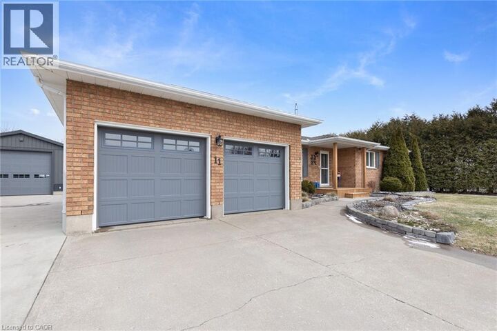 Property Photo:  11 Rosemarie Boulevard  ON N4B 2W4 