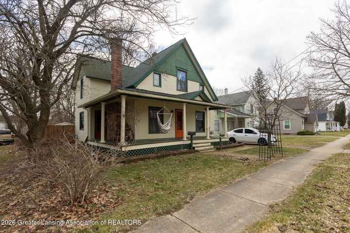 Property Photo: 420 E Henry Street MI 48813