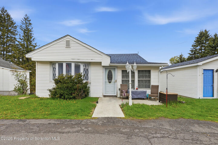 Property Photo:  