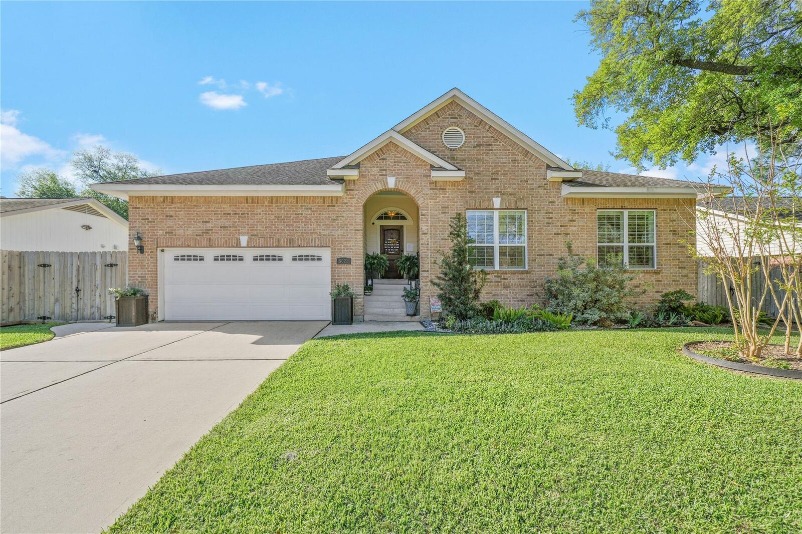 Property Photo:  5821 Ariel Street  TX 77074 