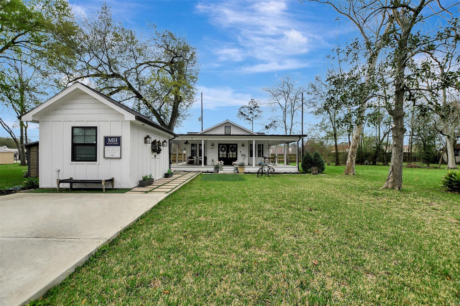 Property Photo: 507 Mason Street TX 77375