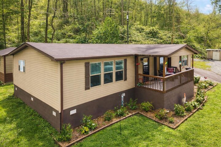 Property Photo:  20 Tan Trough Hollow Road  KY 40828 