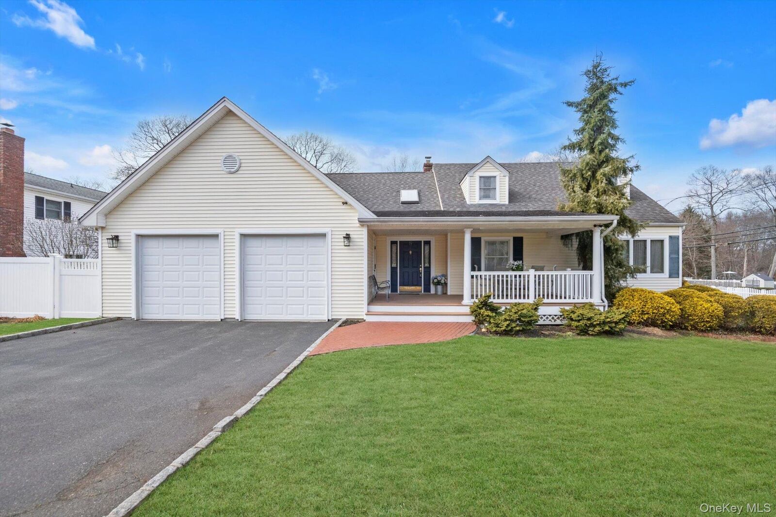 Property Photo:  19 Birchwood Drive  NY 11746 