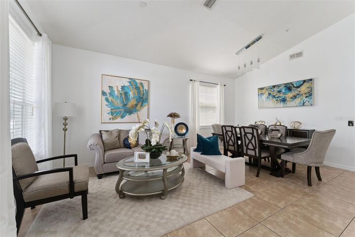 Property Photo: 10484 Eastpark Lake Drive FL 32832