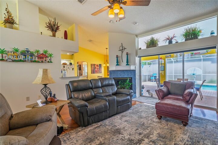 Property Photo:  9105 Robin Nest Drive  FL 34669 