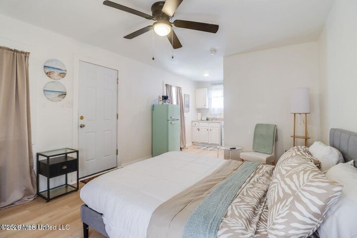 Property Photo:  1812 Market Street  MS 39567 