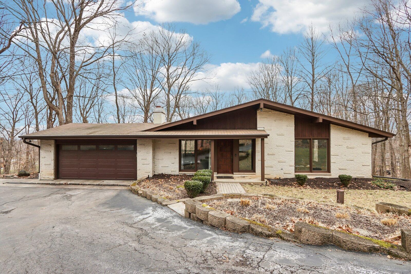 Property Photo:  S54w23710 Maple Hill Ct  WI 53189 