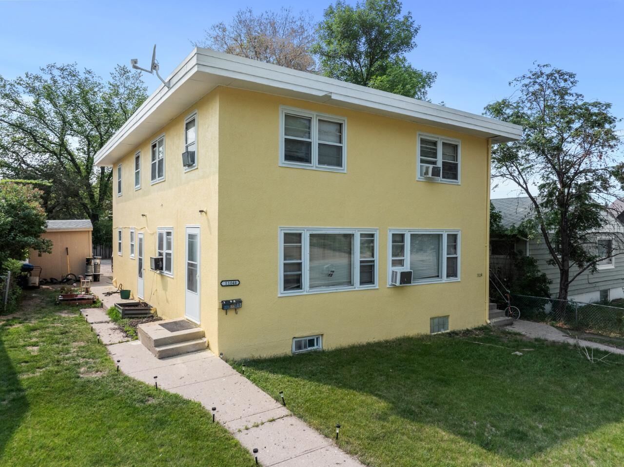 Property Photo: 1104 2nd St SE ND 58701