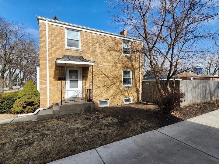 Property Photo:  1433 Bristol Avenue  IL 60154 