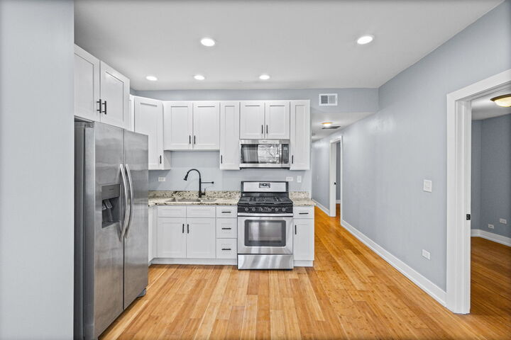 Property Photo: 2833 W Polk Street IL 60612