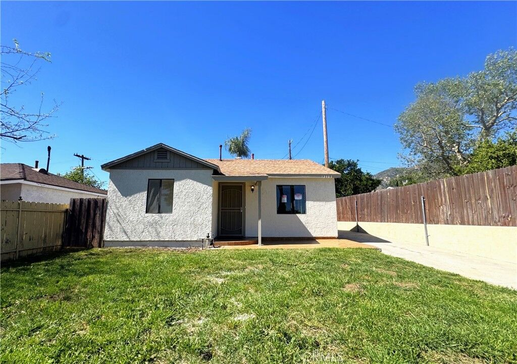 Property Photo:  13463 Raven Street  CA 91342 