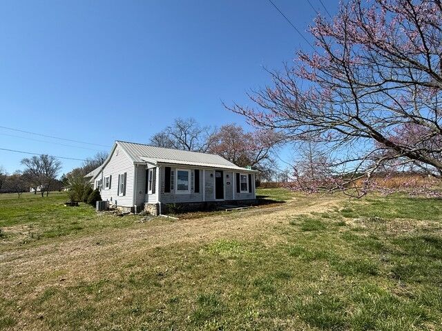 Property Photo:  469 Fred Cooper Rd  TN 37110 