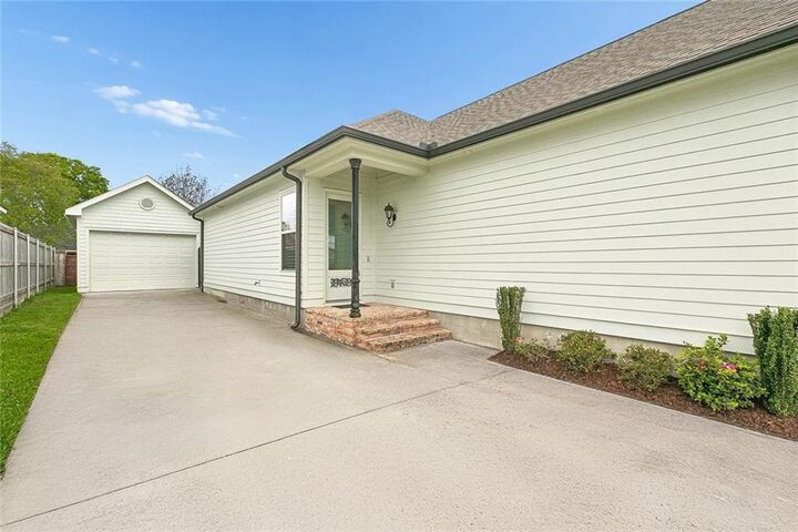 Property Photo:  253 Oak Dale Drive  LA 70056 