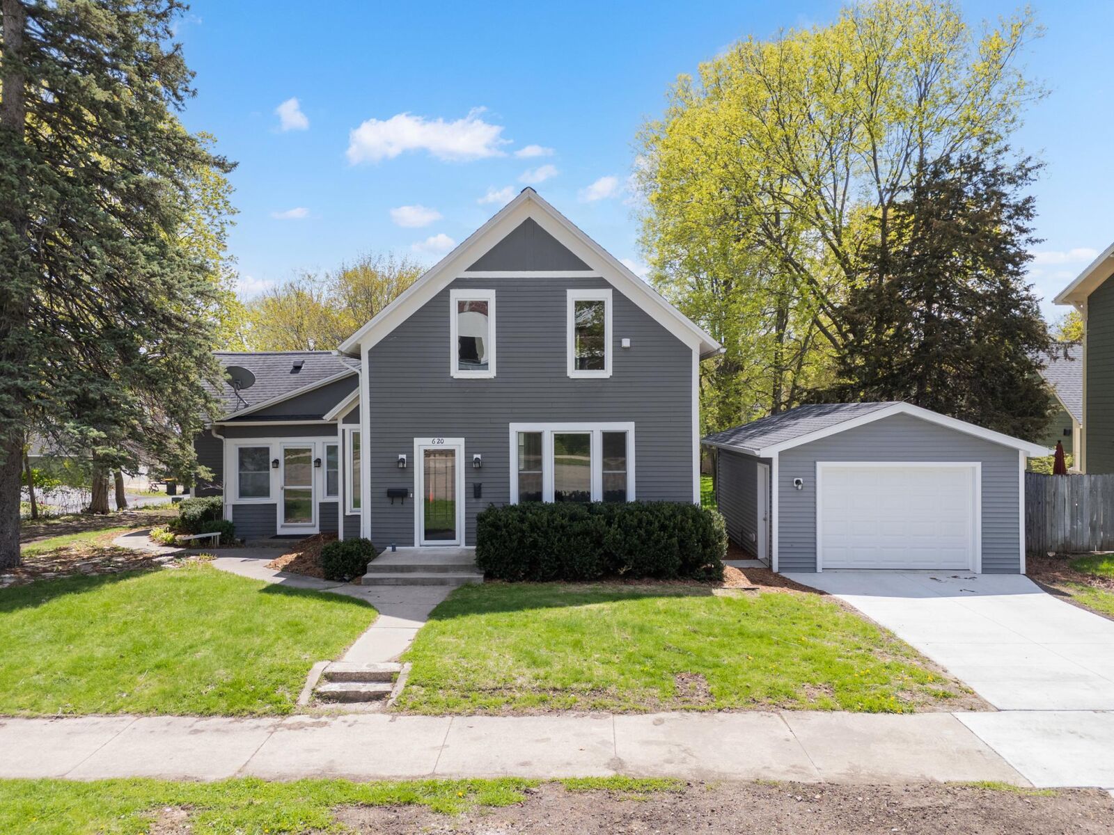 Property Photo:  620 7th Street SW  MN 55902 