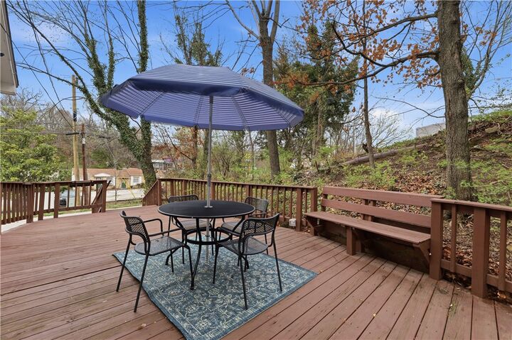 Property Photo:  9 E Trenton Boulevard  AR 72701 