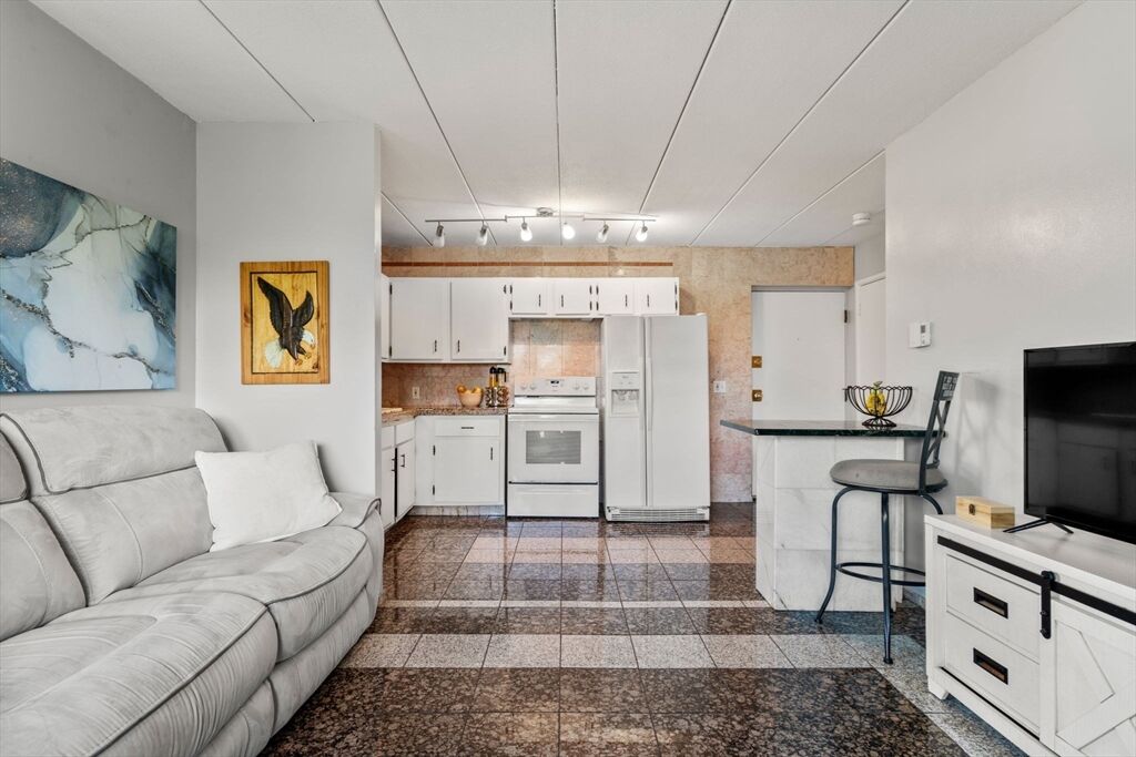 Property Photo:  10 Main St 507  MA 01702 