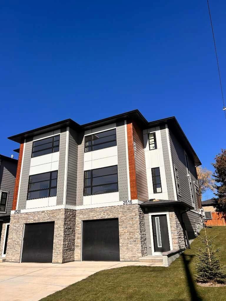 Photo de la propriété:  2516 21 Avenue SW  AB T2T 0P6 