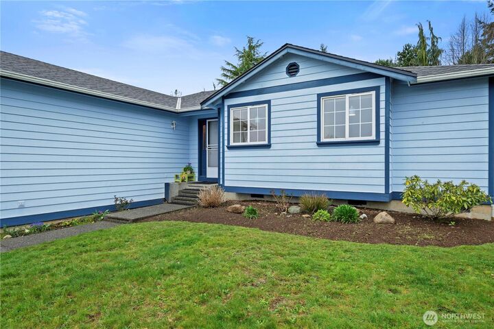 Property Photo: 6809 77th Avenue NE WA 98270