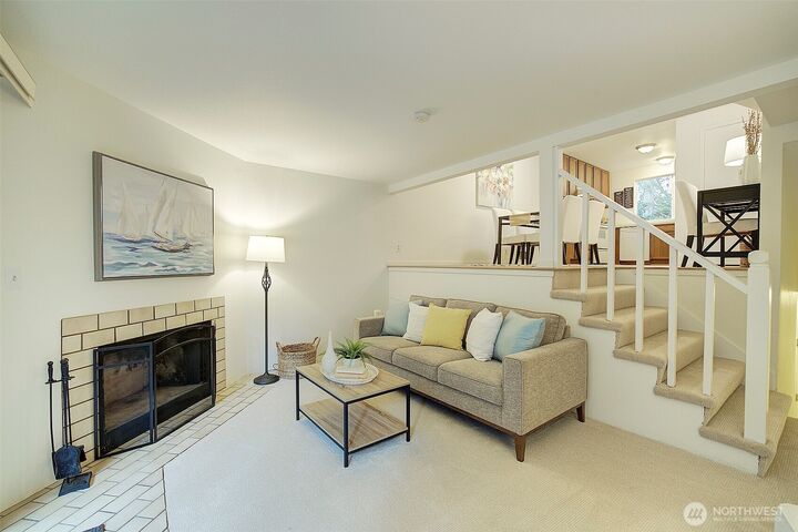 Property Photo: 918 N 165th Street 6 WA 98133