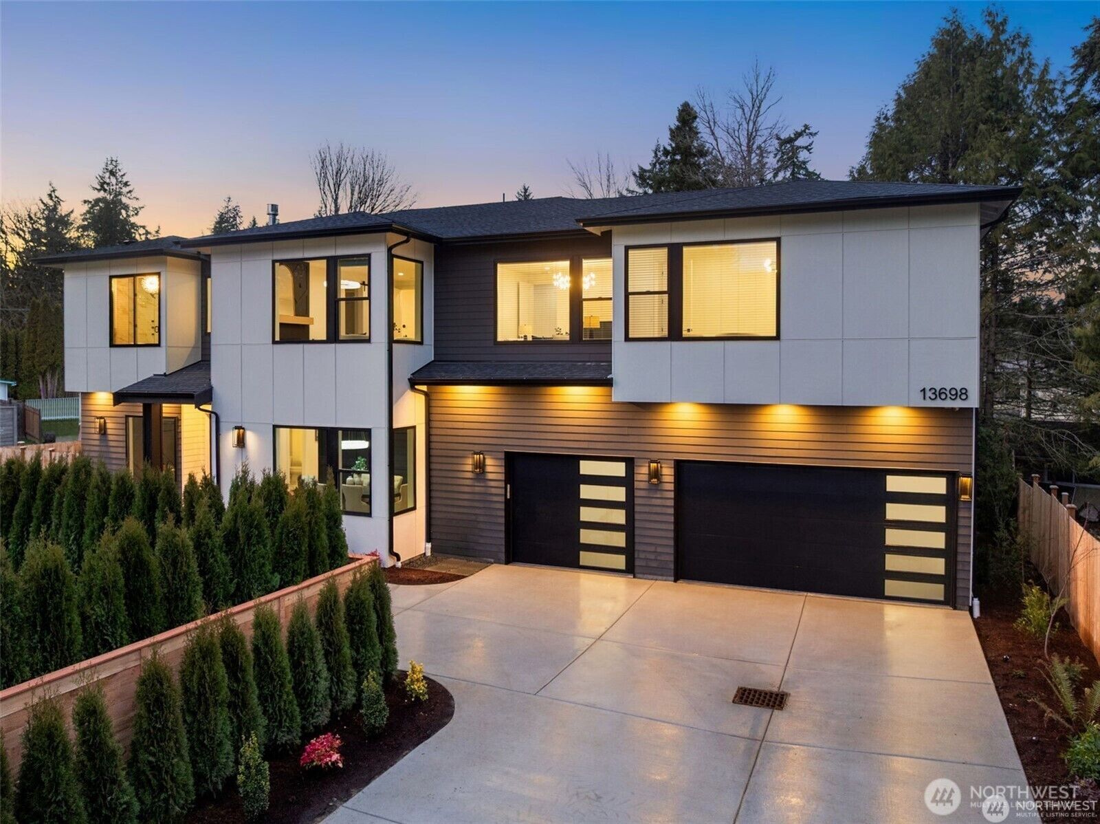 Property Photo: 13698 NE 83rd Street WA 98052