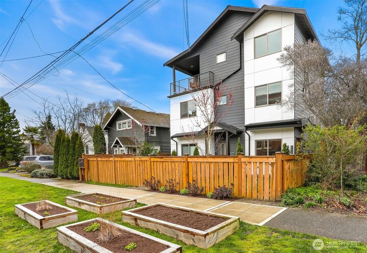 Property Photo: 7753 26th Avenue NW B WA 98117