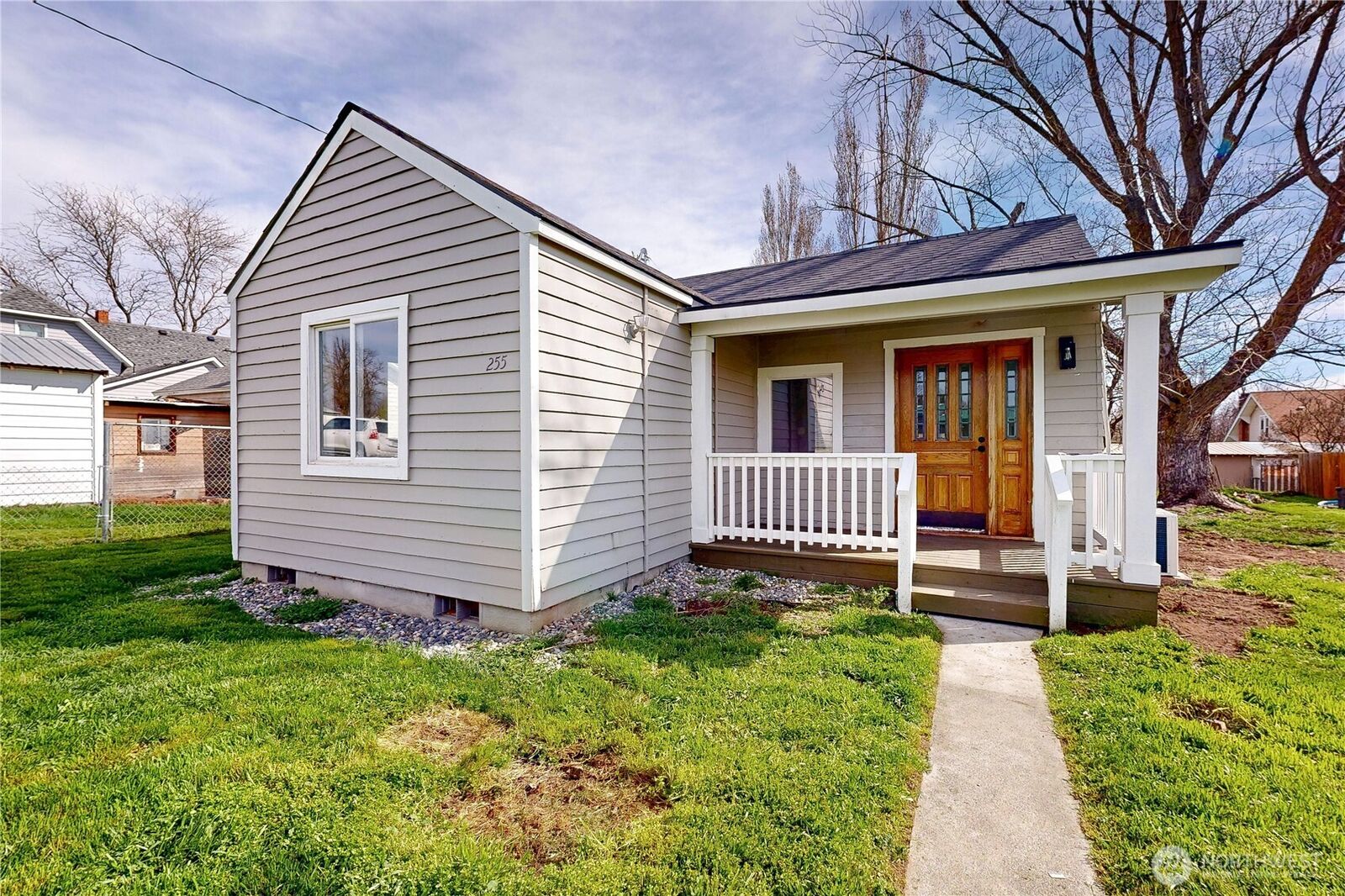 Property Photo:  255  College Street  OR 97810 