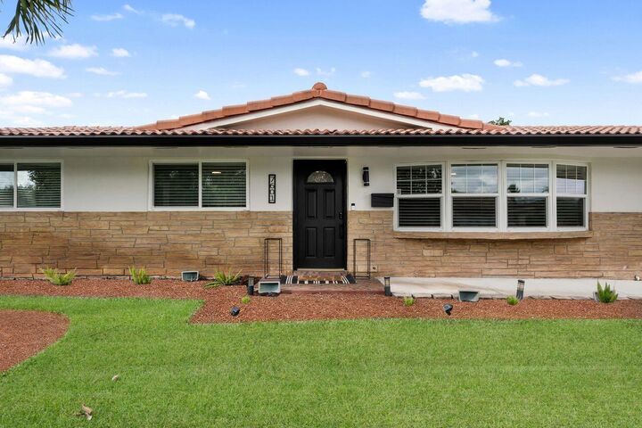 Property Photo:  7601 NW 41st Street  FL 33065 