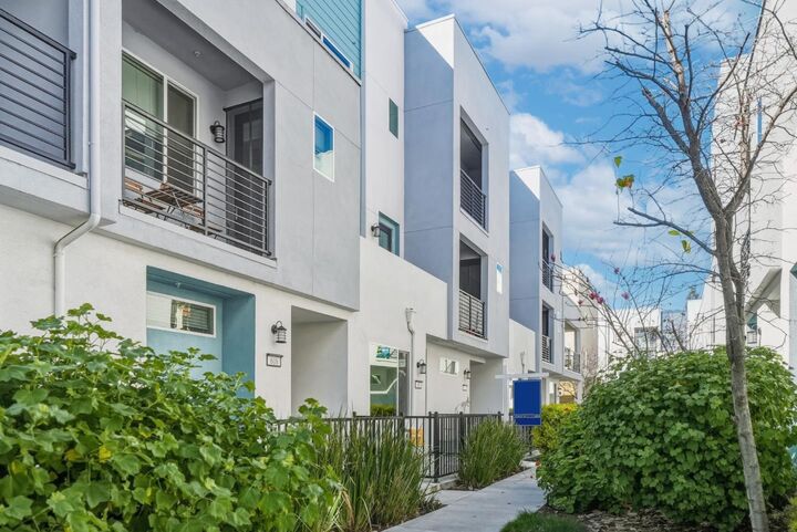 Property Photo: 604 Apricot Way CA 95133