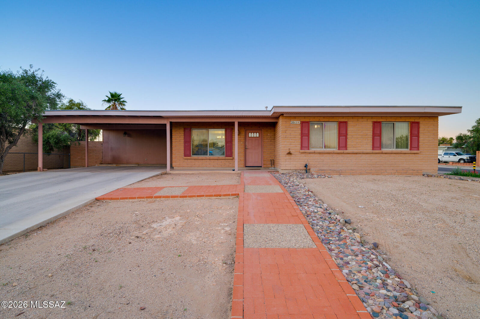 Property Photo:  2011 E Bantam Road  AZ 85706 
