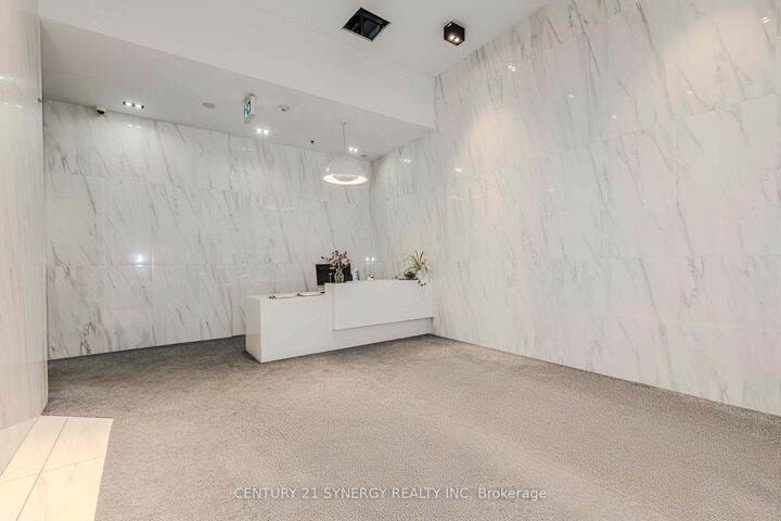 Property Photo:  203 Catherine Street 1209  ON K2P 1J5 