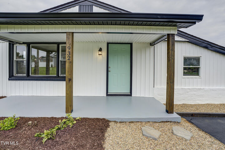 Property Photo:  932 East Mountain View Road  TN 37601 