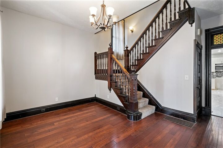 Property Photo:  109 N Main St  PA 15342 